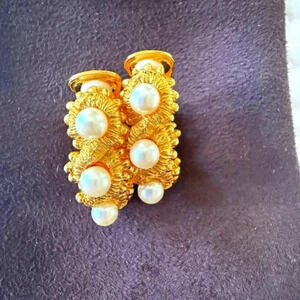 natori clip on earrings